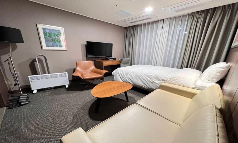 Raonstay In Perla Hotel Jinju Εξωτερικό φωτογραφία