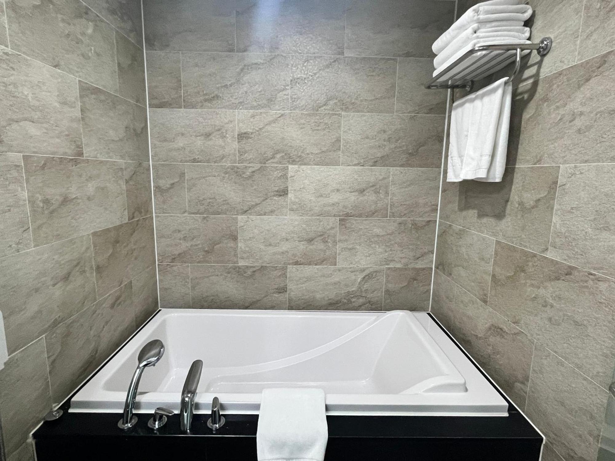 Raonstay In Perla Hotel Jinju Εξωτερικό φωτογραφία